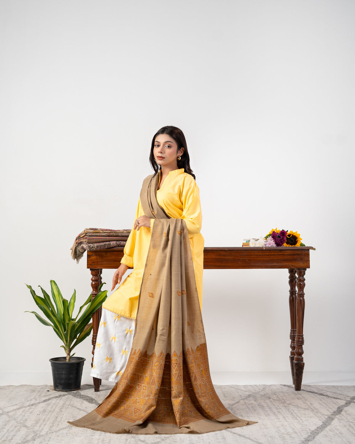 Zavia Geometric Pashmina Kani Shawl