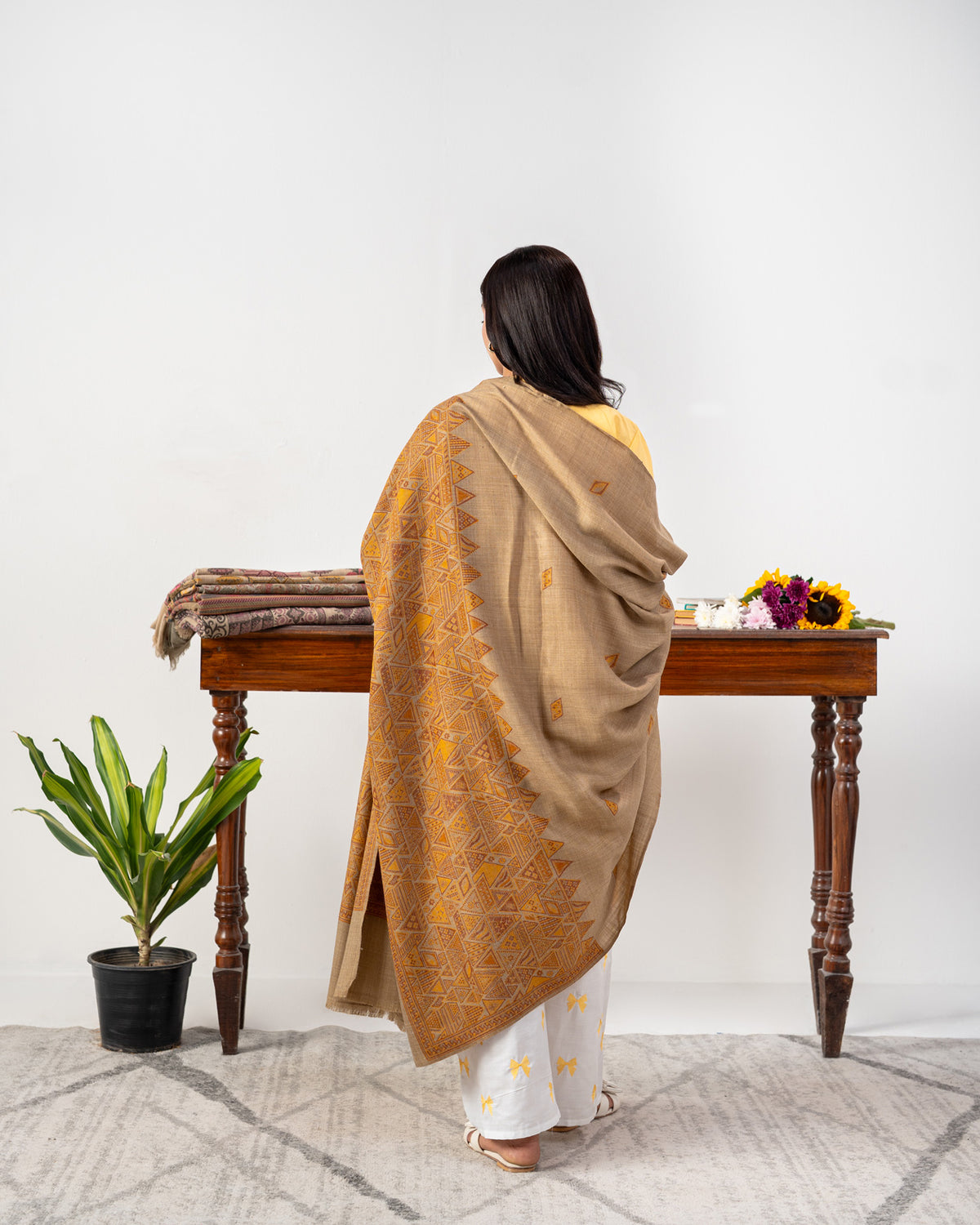 Zavia Geometric Pashmina Kani Shawl