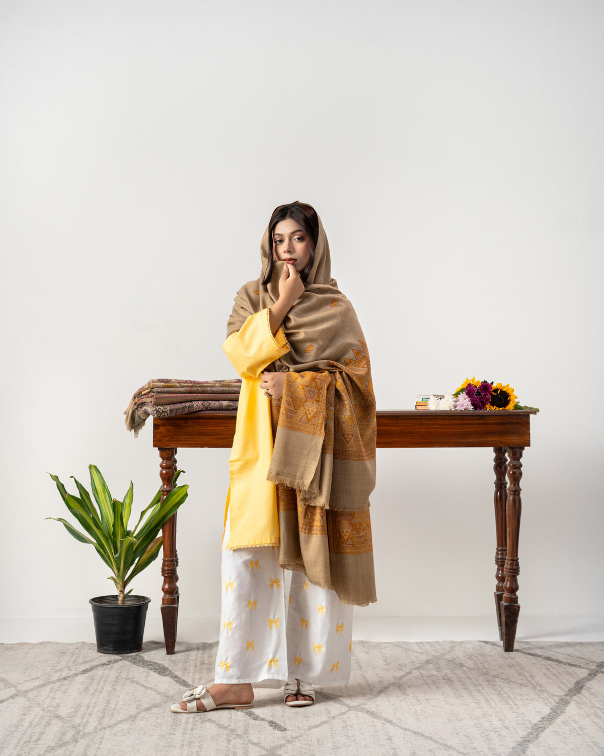 Zavia Geometric Pashmina Kani Shawl