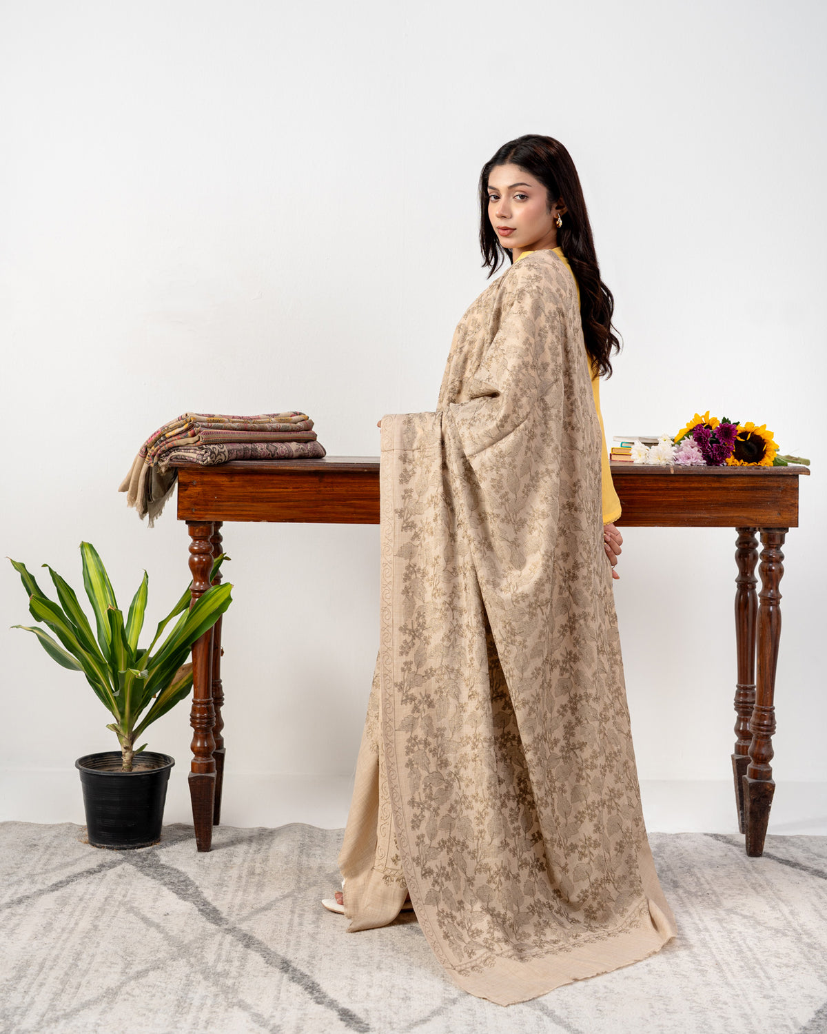 Luxury Two-Colour Embroidered Jaal Pashmina Shawl