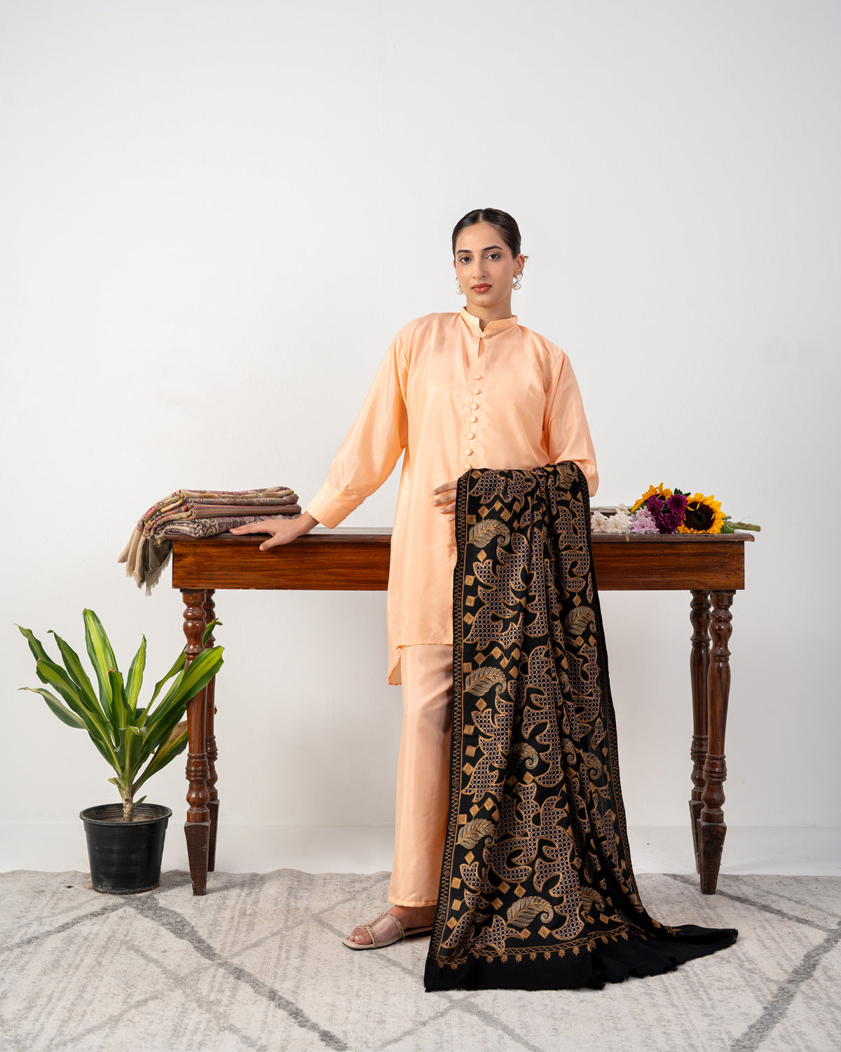 Luxury Two-Colour Embroidered Jaal Pashmina Shawl
