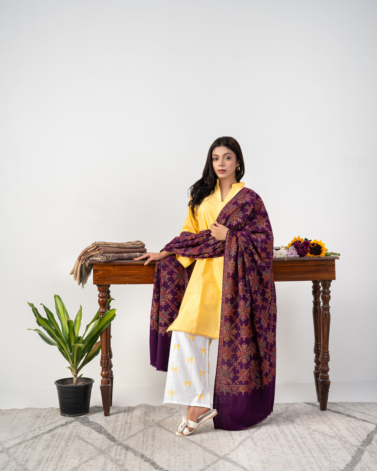 Nayab Sui Needle Handmade Jaal Pashmina Shawl