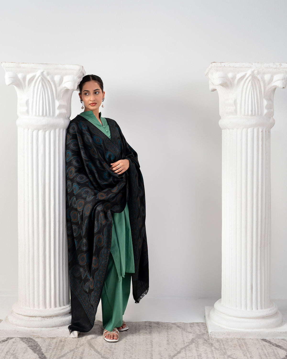 Afsana Medallion Pashmina Shawl
