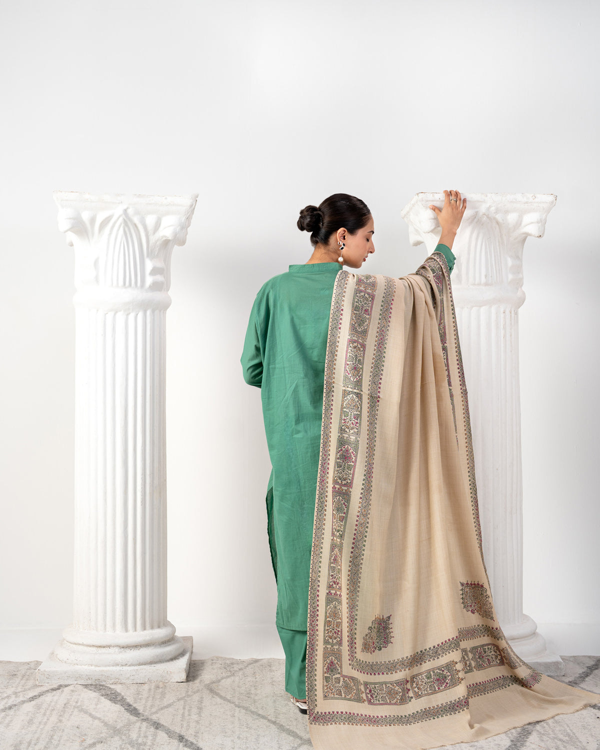 Nigaristan Handcrafted Sui Border & Motif Pashmina Shawl