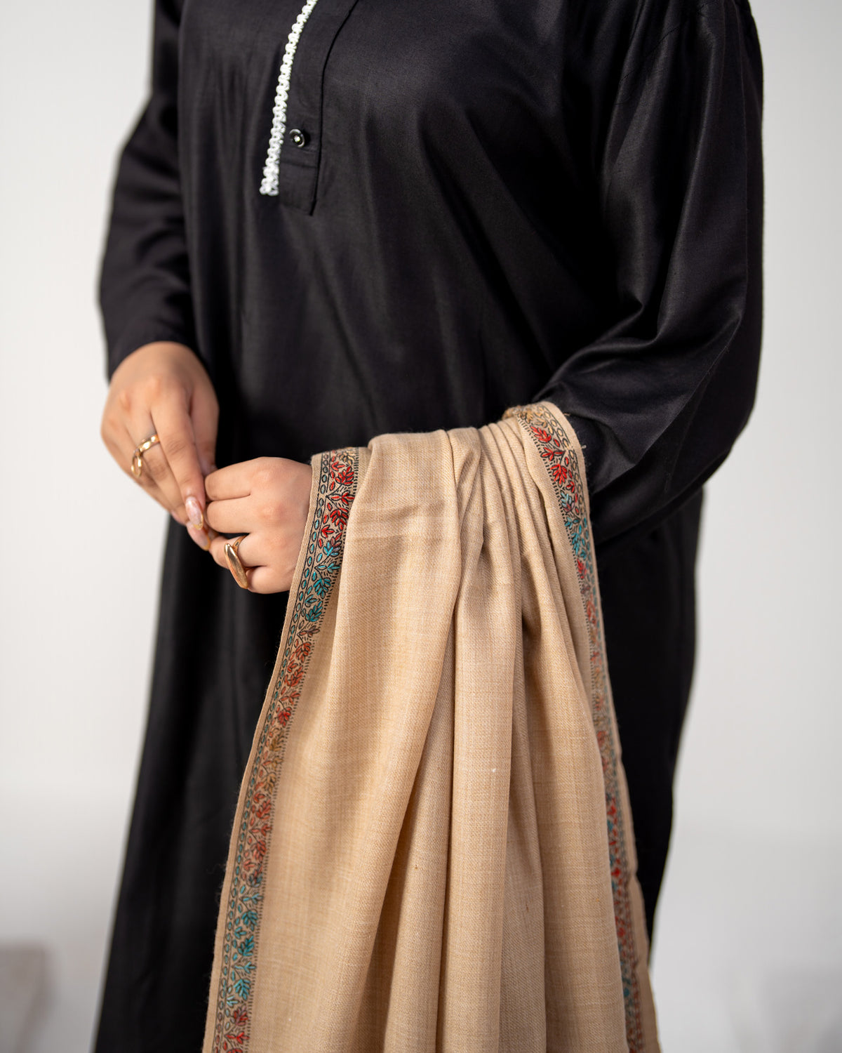 Mehrbano Handmade Border & Motif Pashmina Shawl