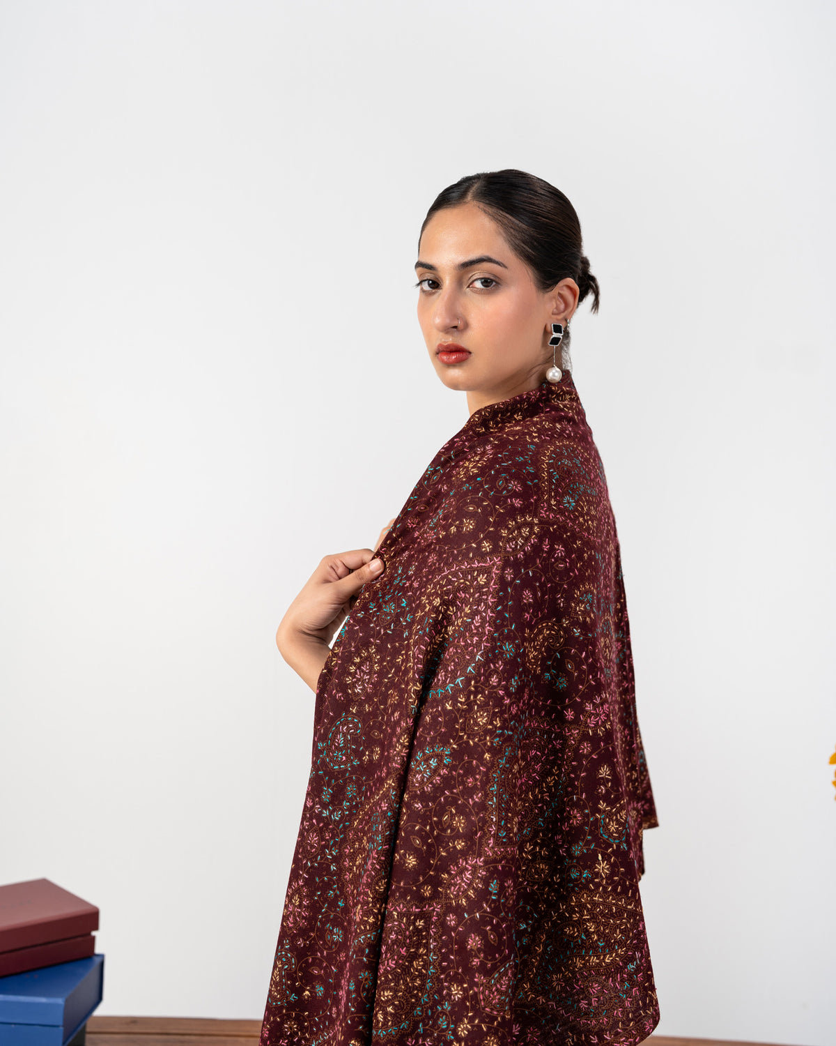 Rang-e-Riwaayat Handmade Sui Needle Work Jaal Pashmina Shawl