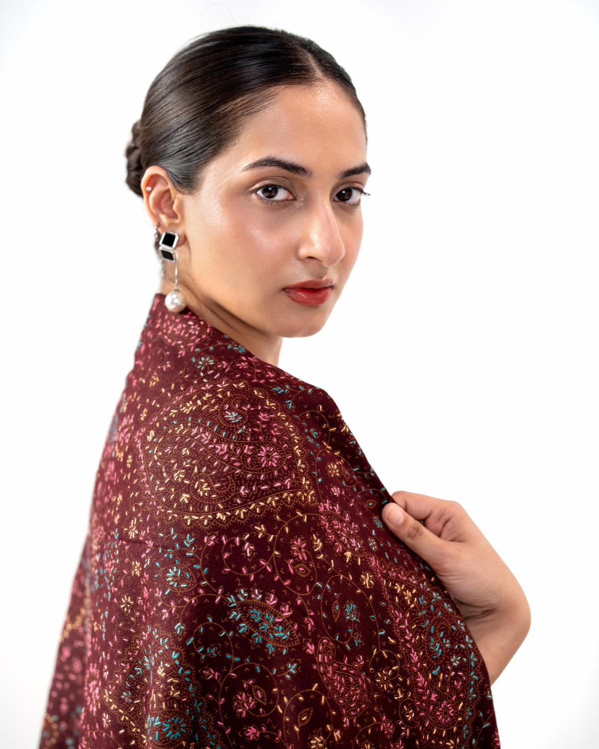 Rang-e-Riwaayat Handmade Sui Needle Work Jaal Pashmina Shawl